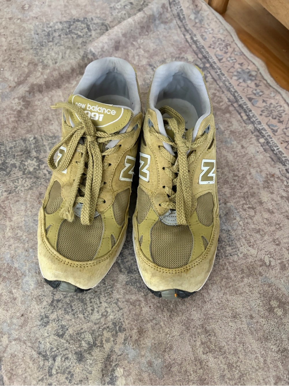 New Balance 991 Sneakers in chartreuse
